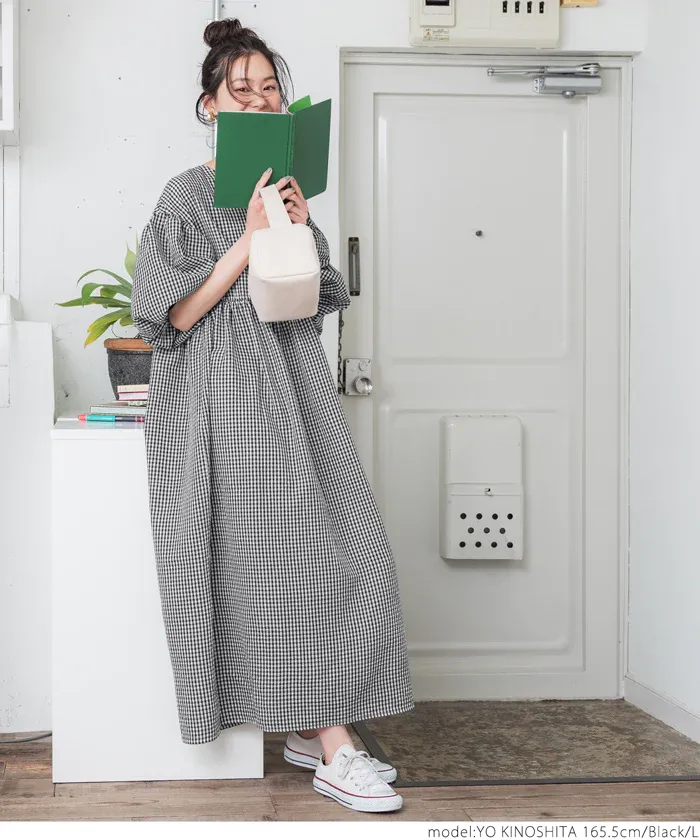 日本 COCA - V領收腰五分泡泡袖洋裝-格紋-黑