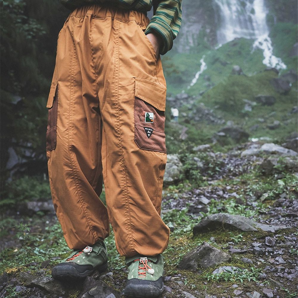 純棉耐磨工裝休閒長褲-撞色大口袋-卡其黃