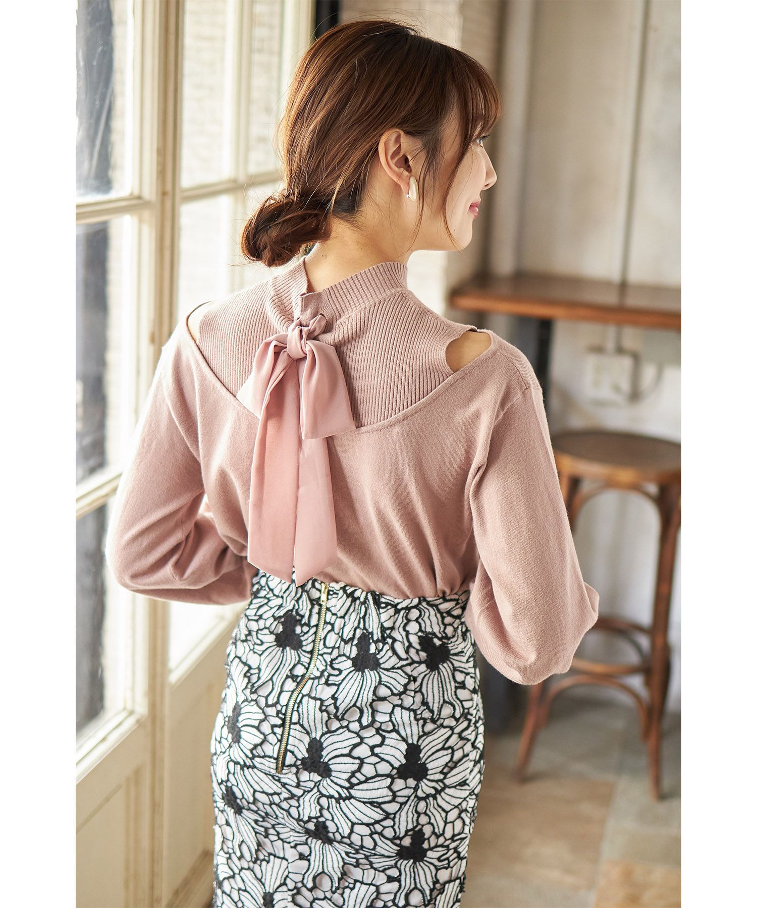 日本 tocco-closet - 美麗蝴蝶扭結針織上衣-淺杏粉