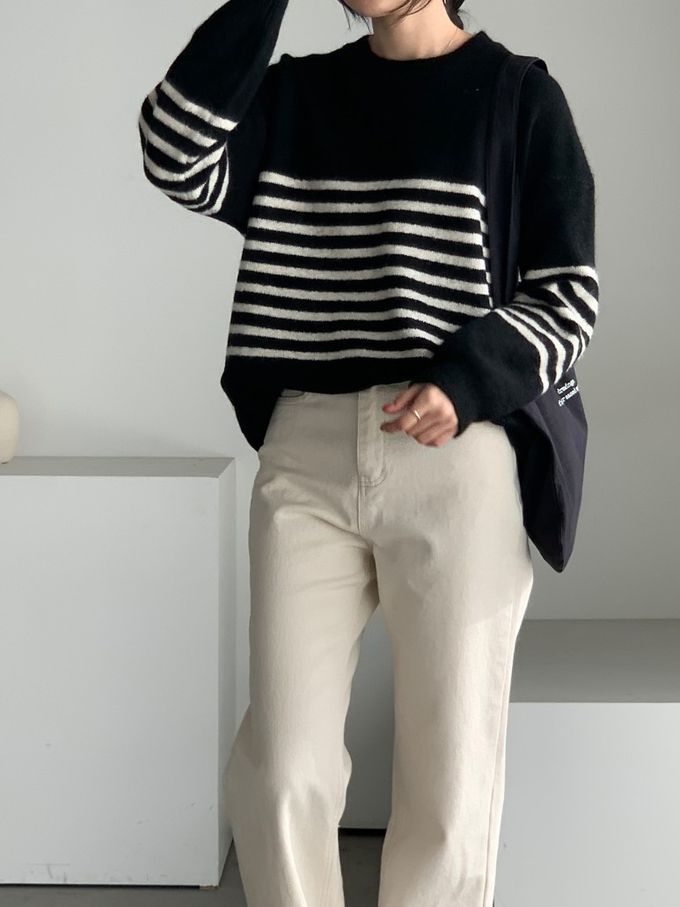 韓國女裝連線 - 條紋點綴寬鬆版型針織上衣-黑 (FREE)