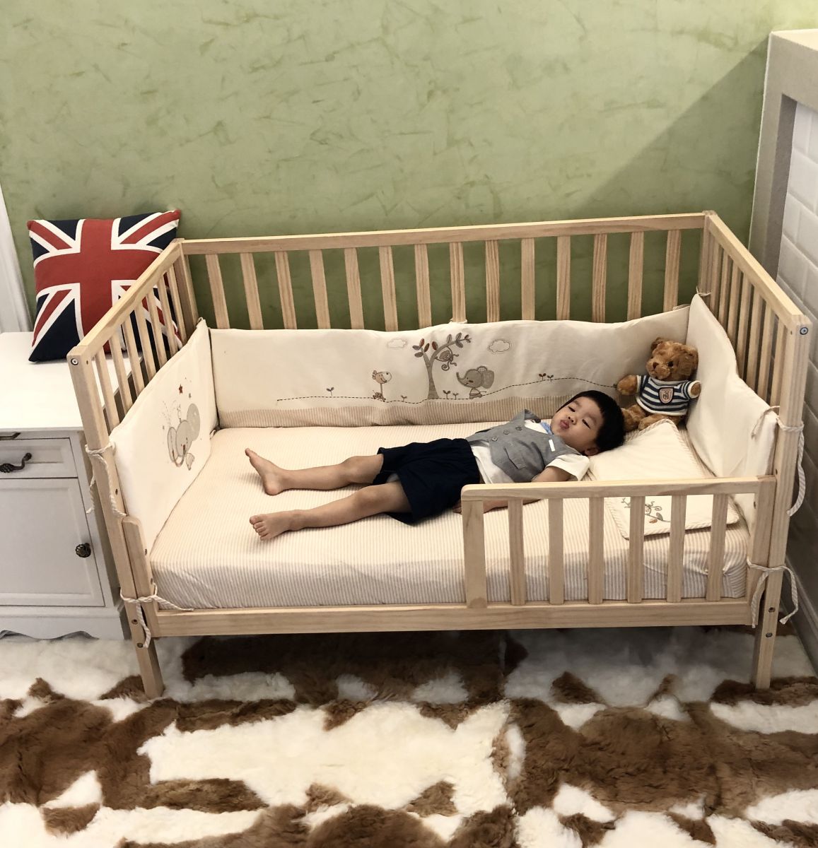 Rockland - 喬依思4合1環保漆實木嬰兒床-贈新款10cm床墊+護欄+輪子-原木色 (70x130cm)-升級木條底 附贈腳輪、小護欄、台灣製床墊