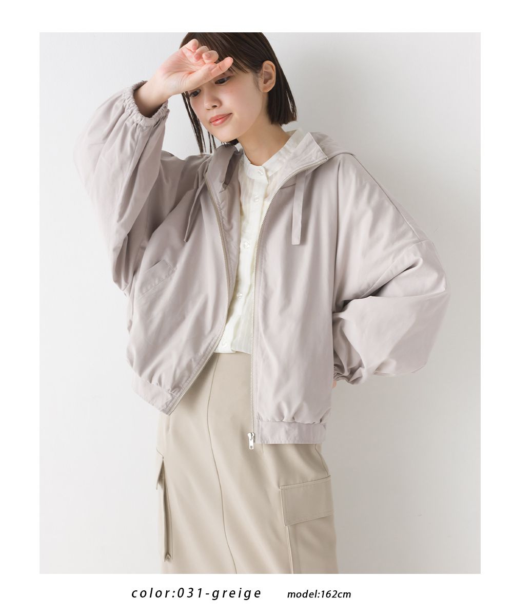 日本 OMNES - 短版澎澎袖風衣連帽外套-淺米杏