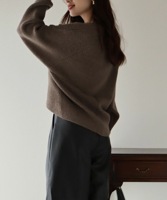 日本 BLUE EAST - 柔美交叉短版針織毛衣-淺灰