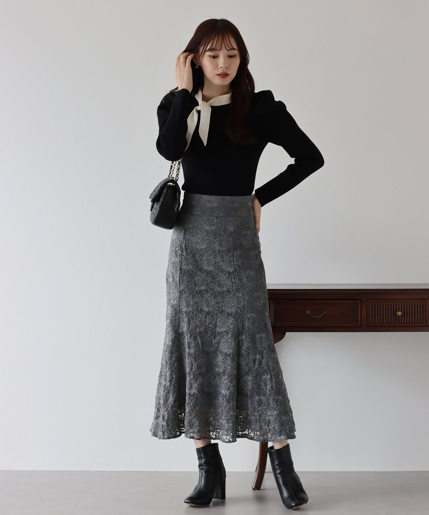 日本 BLUE EAST - 華麗全蕾絲鬆緊魚尾裙-黑