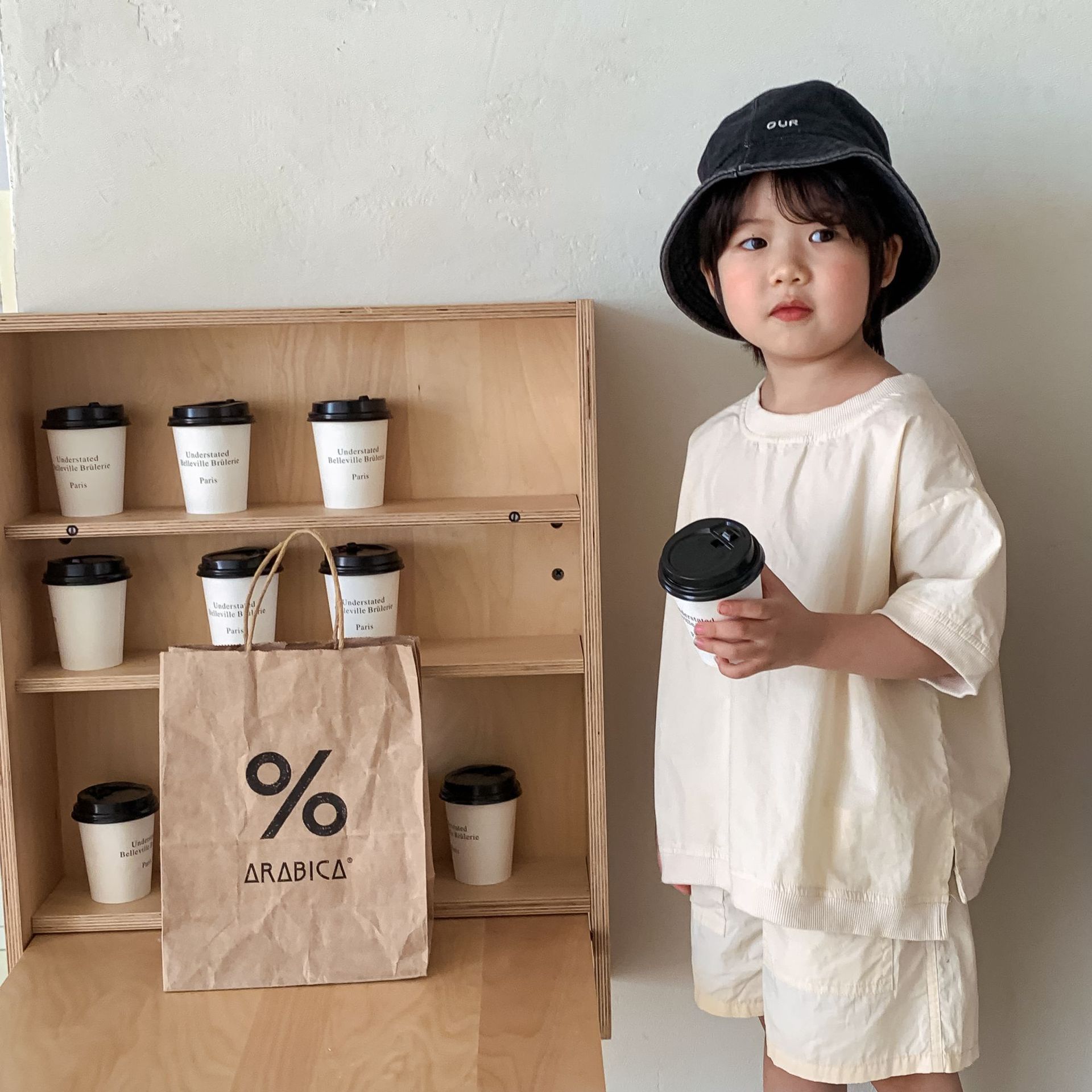 質感素色圓領口袋套裝-咖啡色