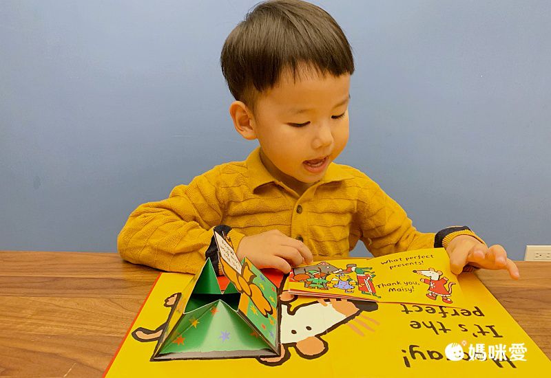 小鼠波波陪你慶生、過聖誕！最應景的外文遊戲書