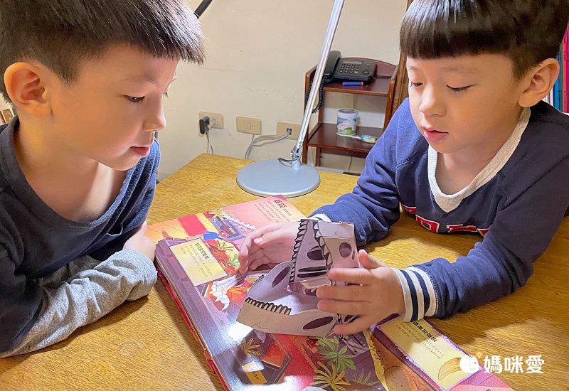 打造你的恐龍博物館（內含5組史前恐龍立體模型）