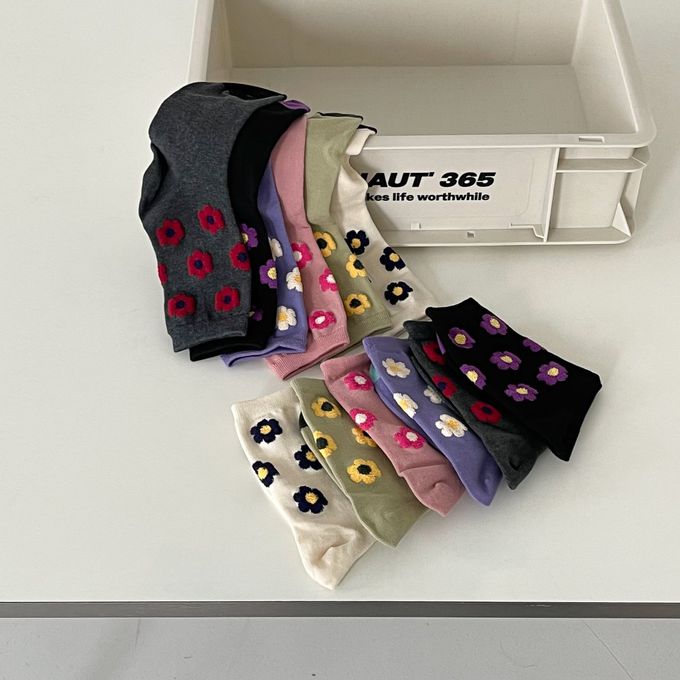 韓國Marian - 撞色花朵點綴中筒襪-深灰 (Free)