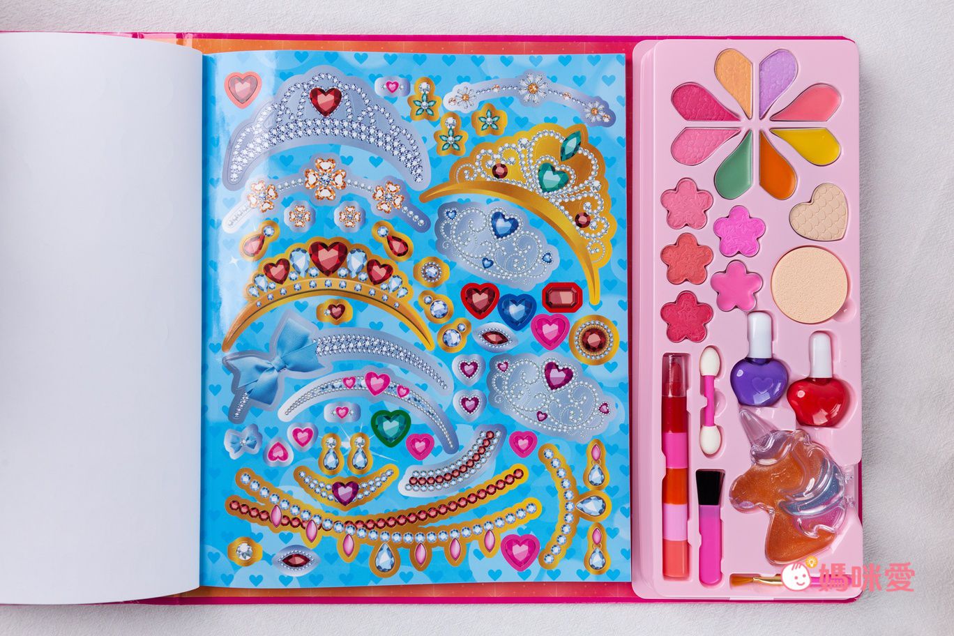 \遊戲書盛宴/ 安全無毒彩妝遊戲書 和百變茉莉一起變漂亮☆