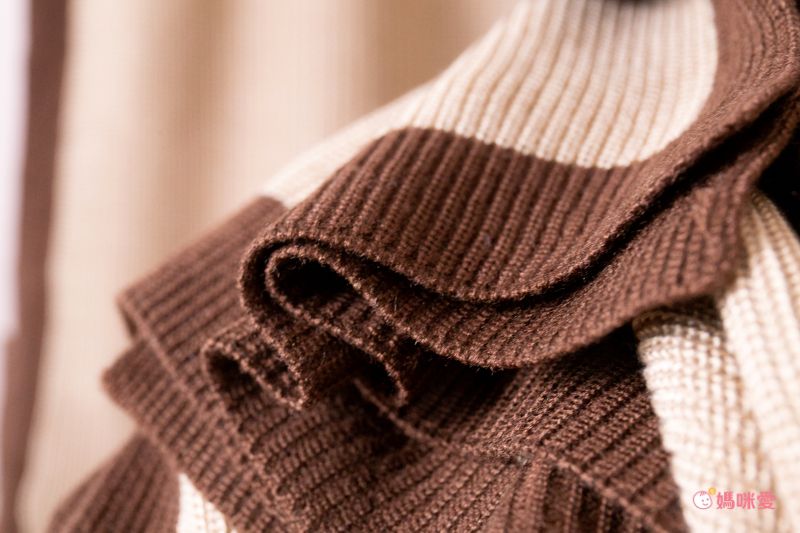 日本 Bou Jeloud - 異材質拼接百摺長袖上衣-萊姆黃