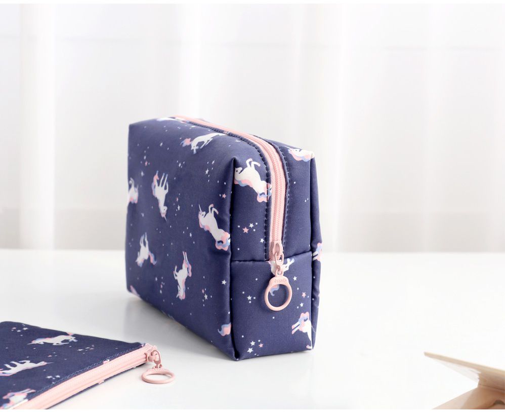 韓國 ICONIC - 防潑水立體化妝包-萌萌熊貓 (16X6X12cm)