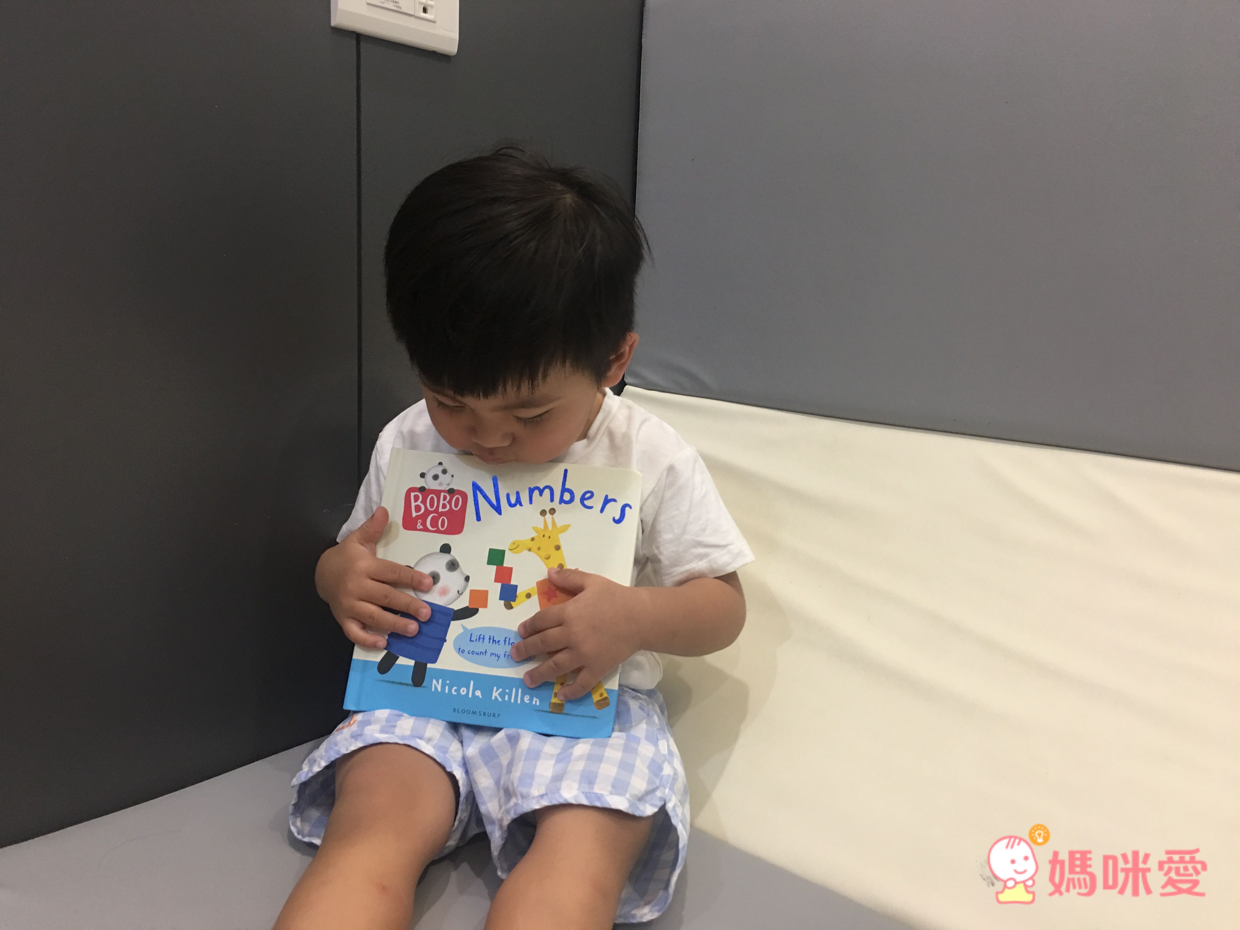 讓孩子的小手動起來！【體操／音效／翻翻書】吸睛英文操作書特輯