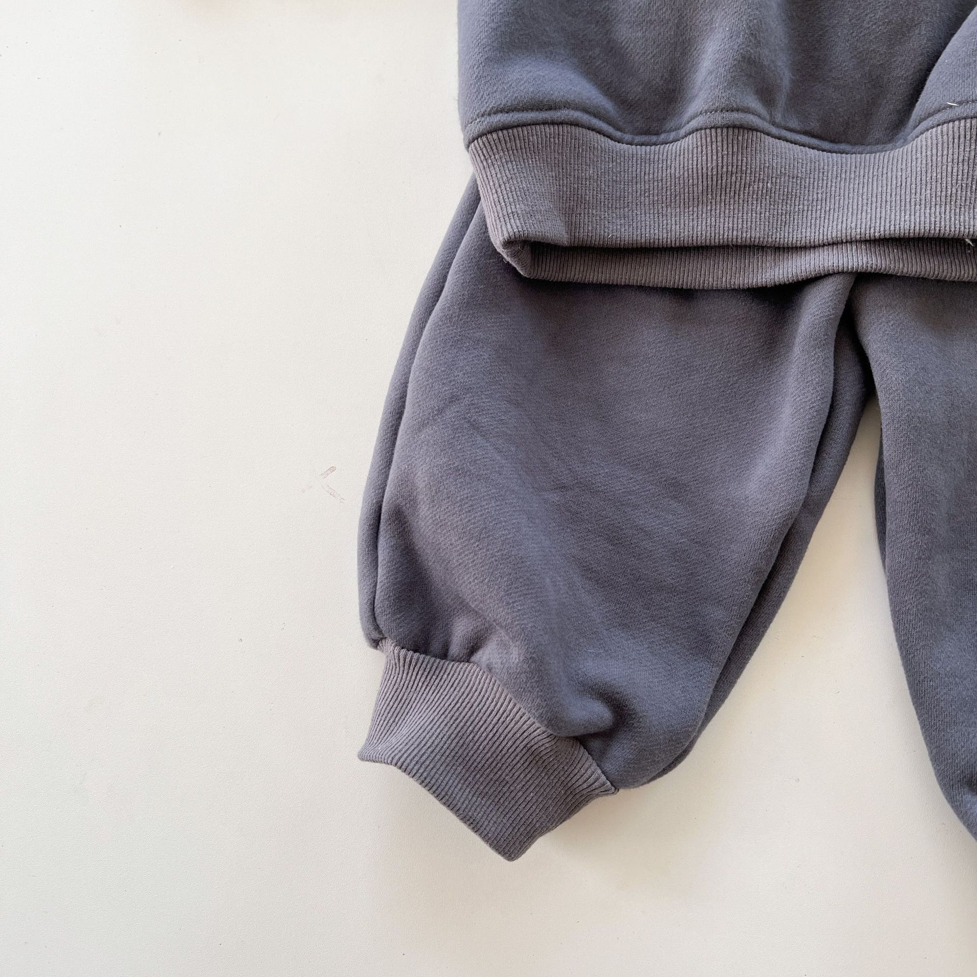 小兔徽章V領加絨長袖套裝-卡其色