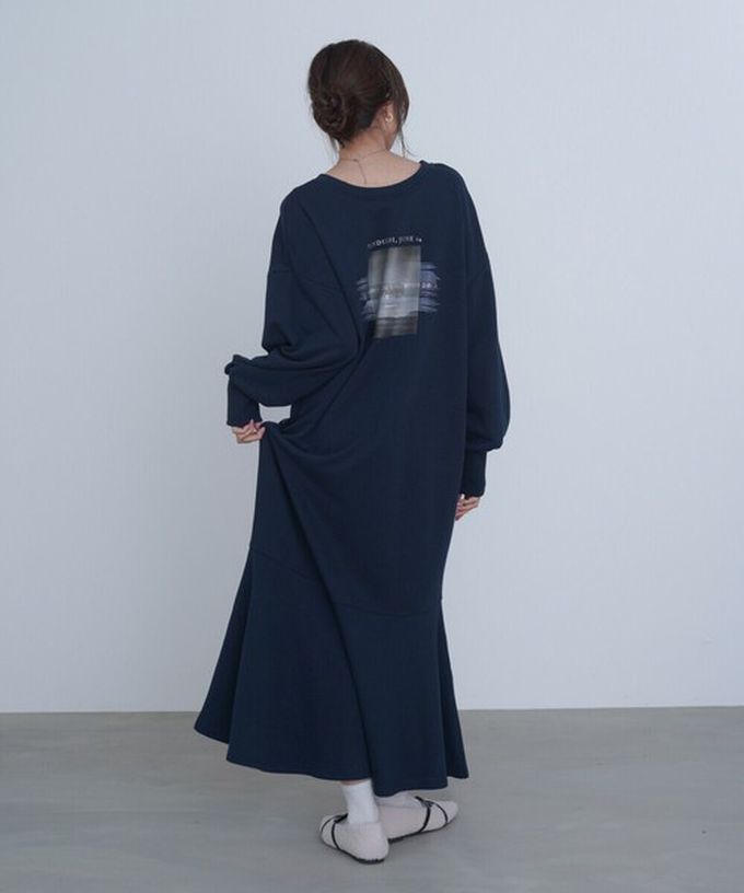 日本 Bab - 前後2way魚尾下擺休閒印花長袖洋裝-炭黑