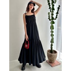 日本 GRL - 肩綁帶甜心皺褶度假長洋裝-黑 (F)