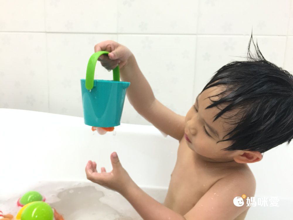 浴室秒變水上樂園【德國 Hape】戲水玩具，孩子愛上洗澡的魔法