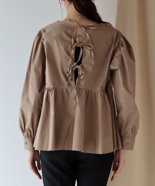 日本 BLUE EAST - 美背綁帶抓皺澎澎長袖上衣-白