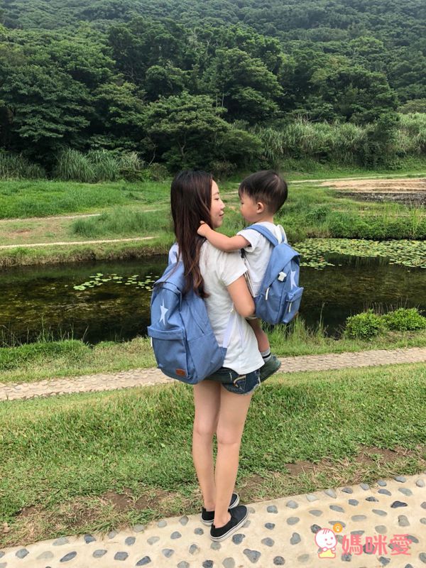 韓國 BESSON JOUJOU - 星星閃亮 LED 包-深黑色