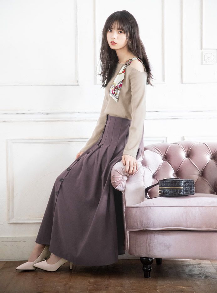 日本 GRL - 明星聯名款 絲巾肩帶大斜領上衣-橄欖綠