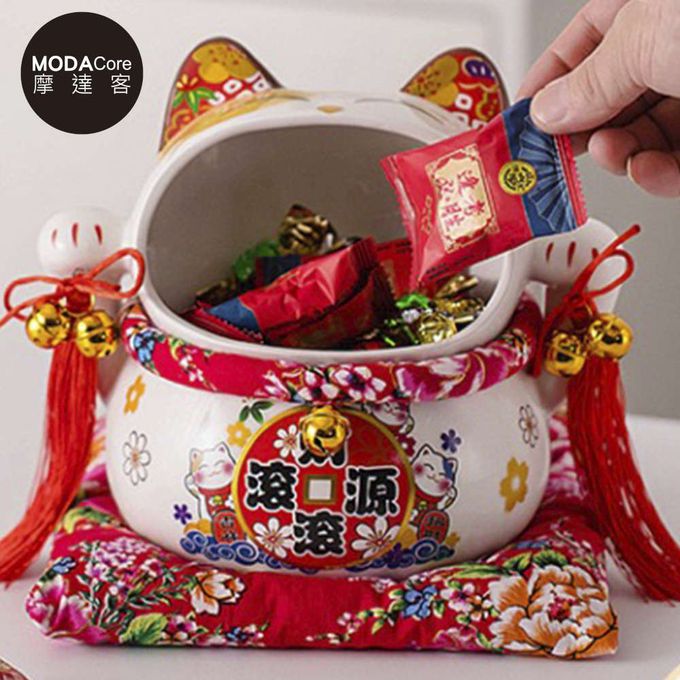 MODACore 摩達客 - 摩達客◉春節開運◉陶瓷藍色大嘴招財貓擺飾(含坐墊)聚寶盆糖果收納