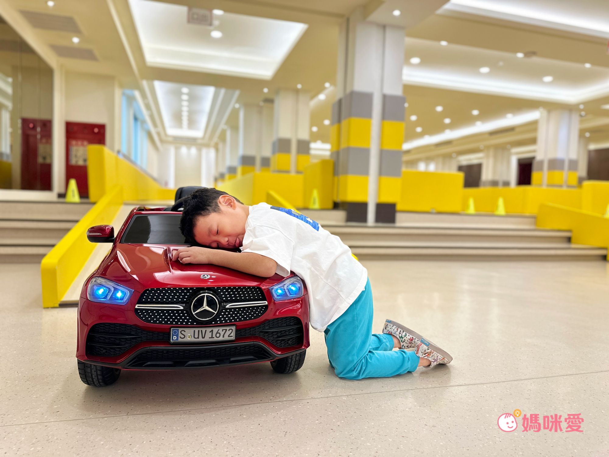 親子友善【承攜行旅 高雄六合館】破百坪賽車場 / 戶外泳池