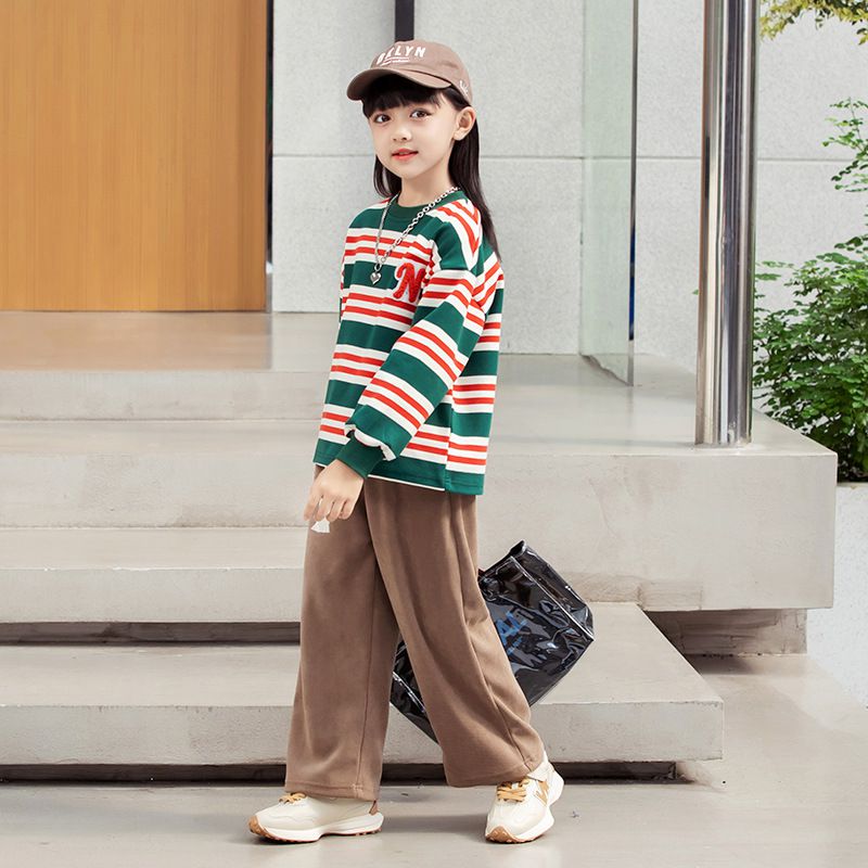 拼色條紋圓領長袖上衣-英文字母N-紅+米白+綠