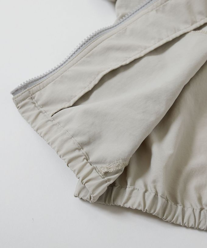 日本 devirock - 防潑水 袖配色輕量尼龍外套-刺繡logo-淺灰x天藍