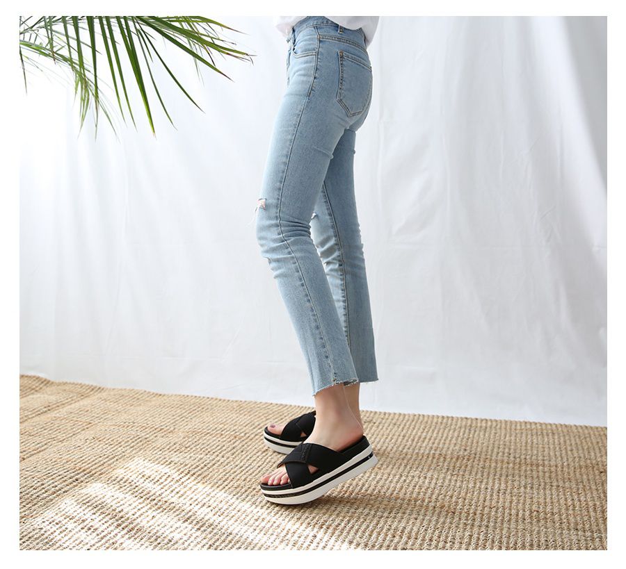 韓國 Dangolunni - 寬版交叉輕量厚底拖鞋-黑