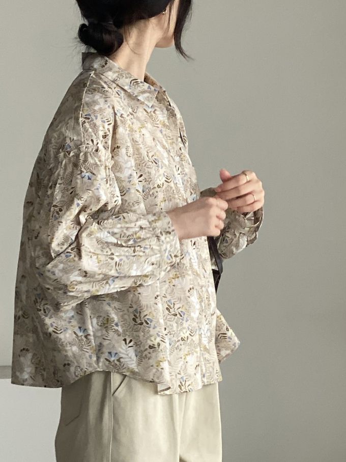 韓國女裝連線 - 花草圖樣翻領拼接長袖襯衫-卡其 (FREE)