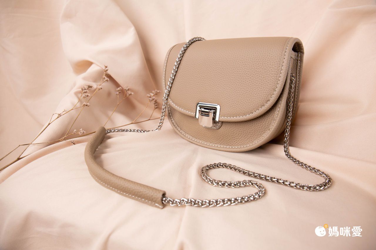 休閒肩揹真皮馬鞍包-焦糖棕 (17x15x8cm)