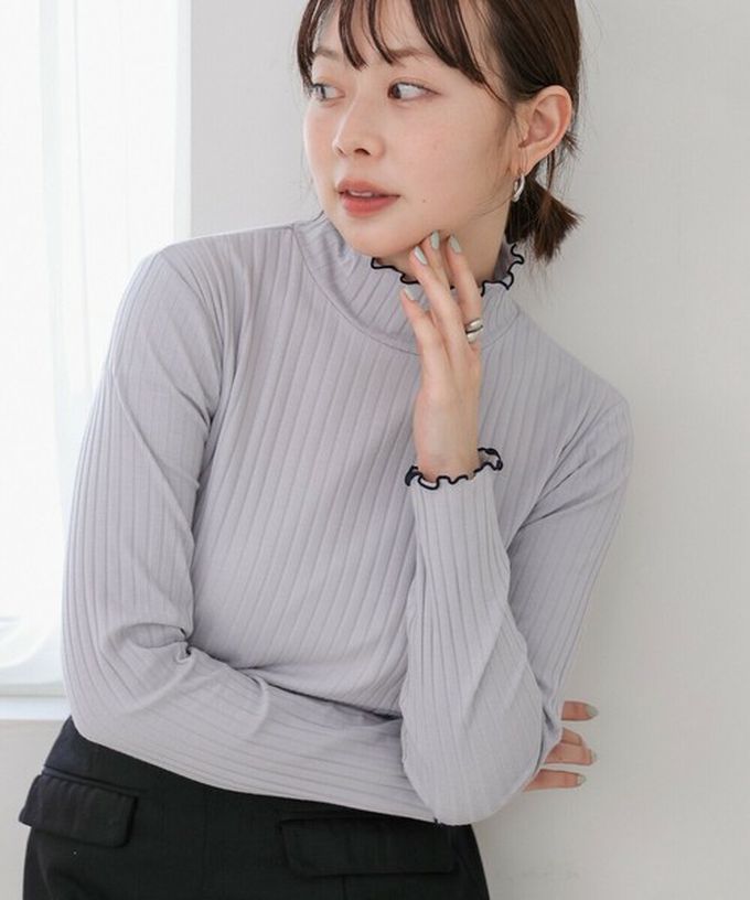 日本 Bab - 木耳滾邊典雅羅紋長袖上衣-高領-象牙 (M)