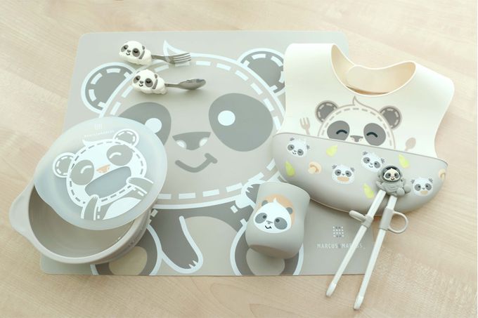 MARCUS＆MARCUS - 兒童學習餐具豪華5件組-貓熊款(圍兜+學習筷+吸盤碗含蓋+訓練杯+餐墊)