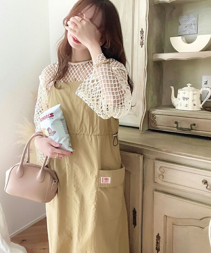 日本 Classical Elf - Java 休閒感抽繩口袋吊帶裙-卡其