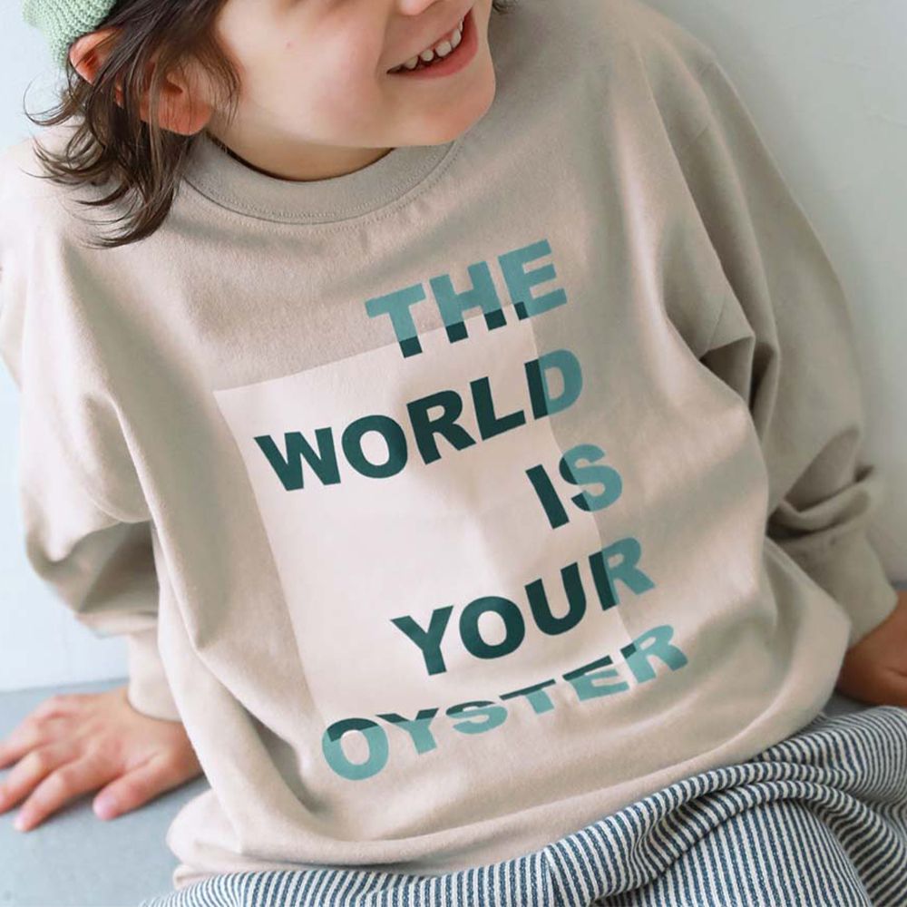 100%棉 寬鬆版型縮口長袖上衣-方形英文標語-淺灰棕