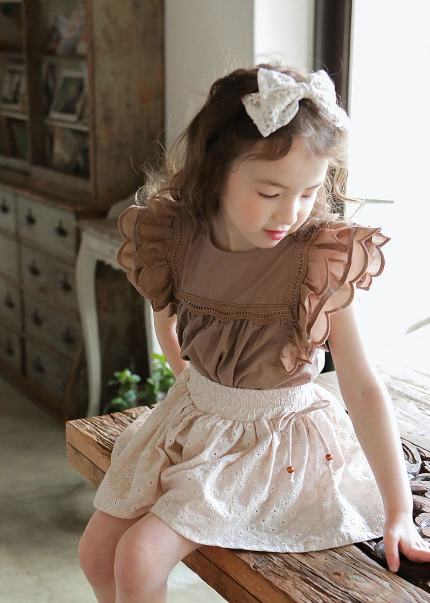 韓國 PuellaFLO - 蝴蝶狀荷葉袖上衣-摩卡