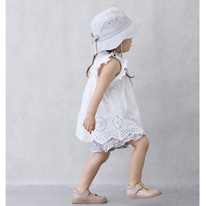 日本 petit main - 可愛荷葉邊短褲-滿版櫻桃-白