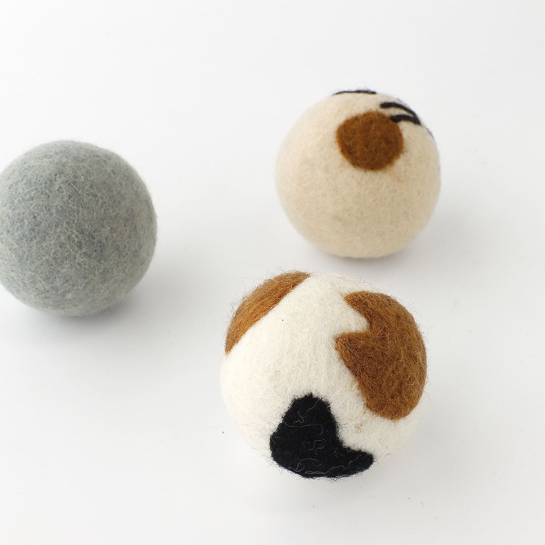 日本 TOMO - 100%尼泊爾羊毛烘衣球(3入組)-招財貓+不倒翁+幸運貓 (約φ6cm)