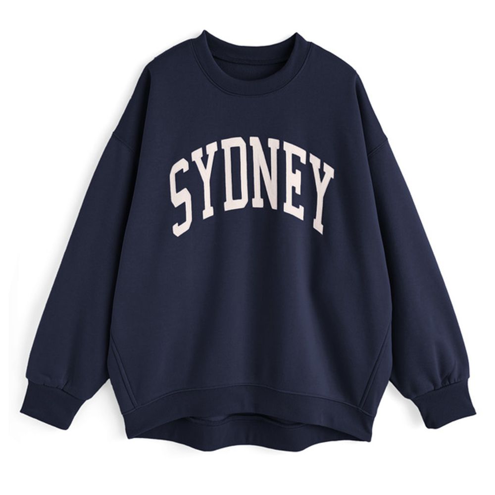 英文刺繡寬鬆休閒大學T-SYDNEY-海軍藍 (F)