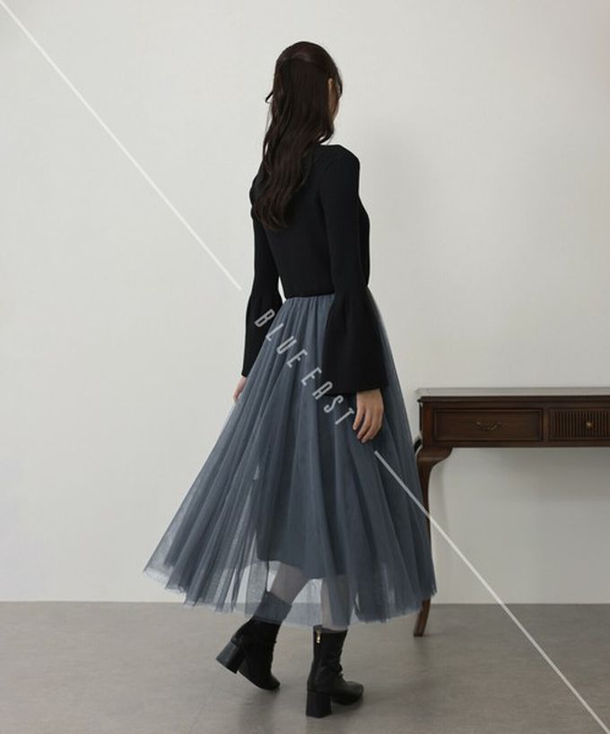 日本 BLUE EAST - 優雅薄紗拼接羅紋針織喇叭袖洋裝-黑