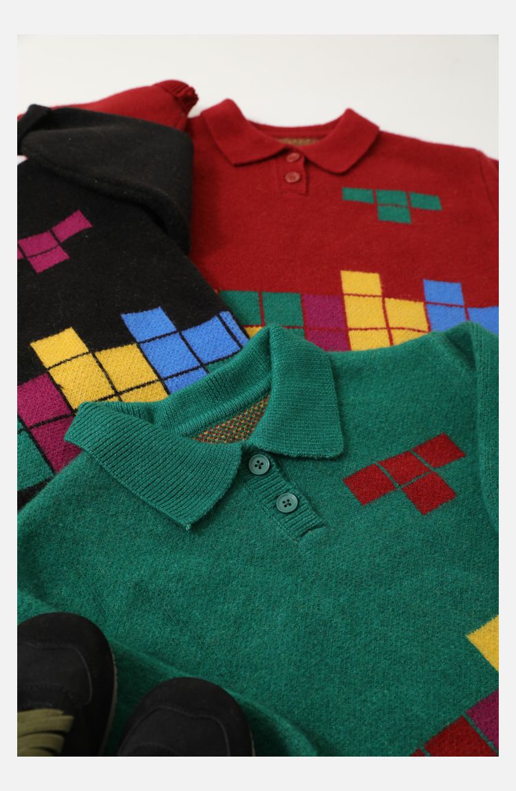 TONGMO - 復古Polo翻領針織長袖毛衣-俄羅斯方塊-黑色
