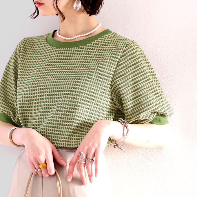 日本 Classical Elf - 緹花圓領彈性泡泡五分袖上衣-草綠