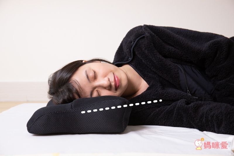 日本 SU-ZI - AS RAKUNA 快眠整體枕 (可調整高度)-黑 (52x29x(4.5~7.5)cm)