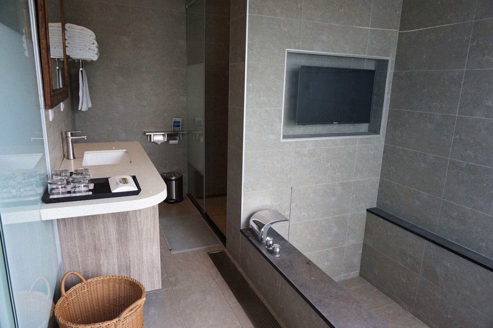 宜蘭水岸森林 - 『媽咪愛特談』平日綠光森林雙人房一泊一食住宿券-優惠效期一年