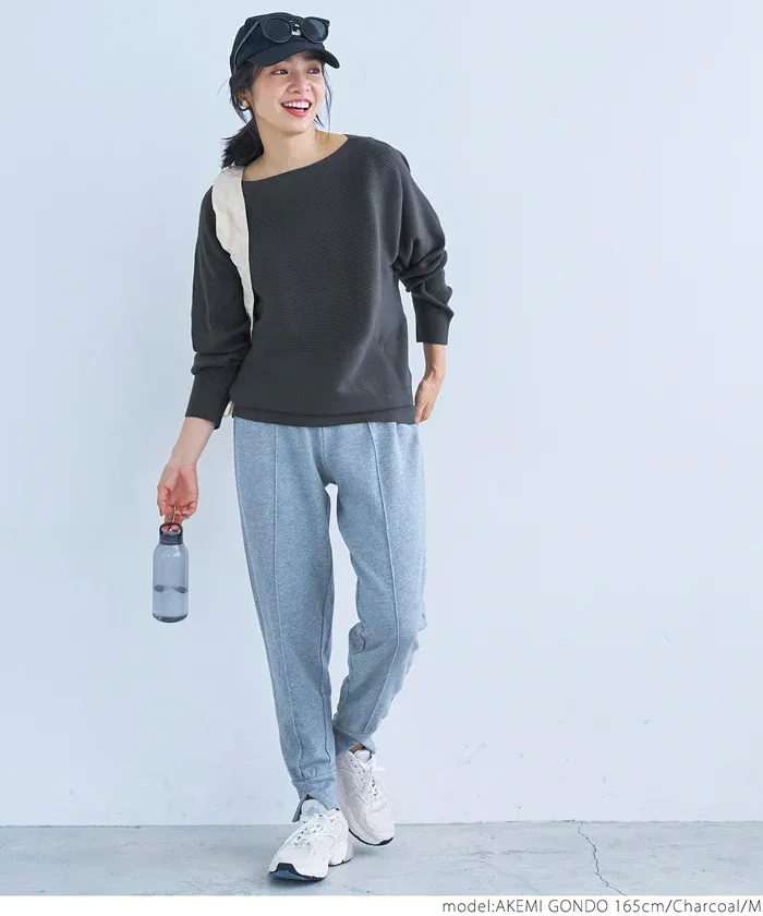 日本 COCA - 顯瘦船型領薄針織上衣-米