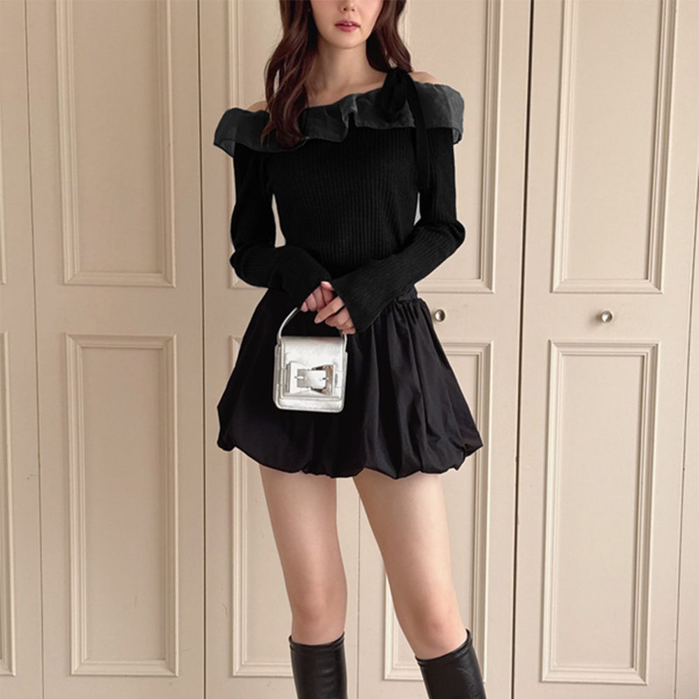 歐根紗荷葉露肩領羅紋長袖上衣-黑 (F)