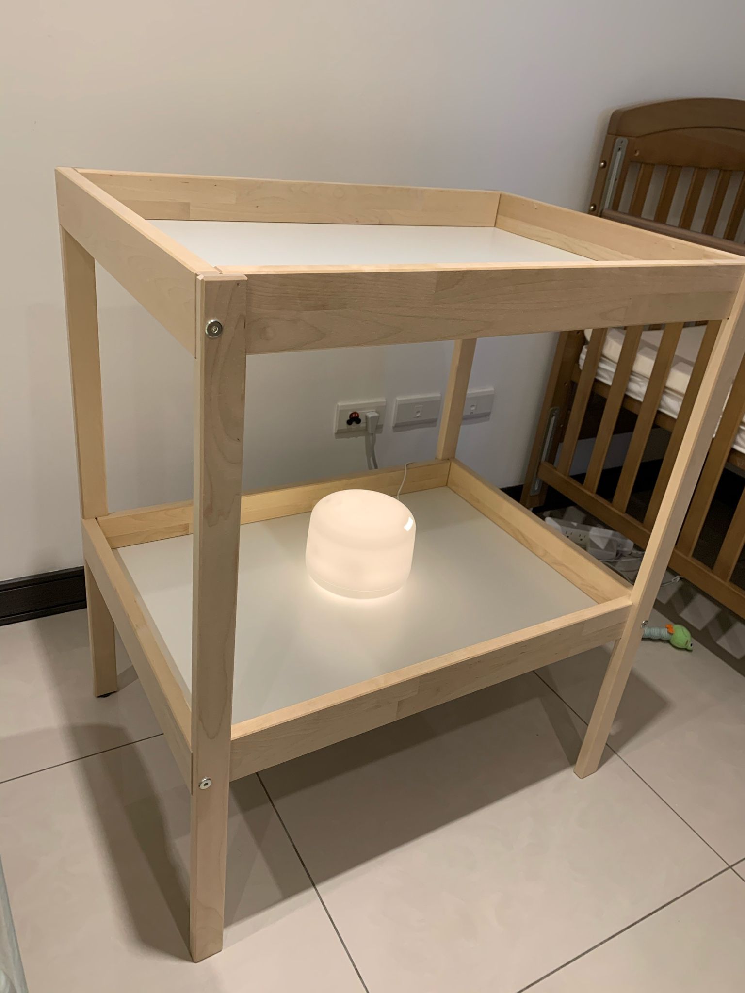 Ikea 尿布台 （狀況良好）