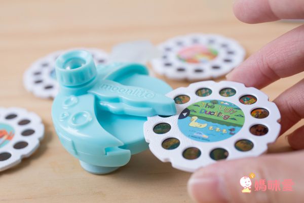 讓孩子乖乖睡覺的神器【加拿大 Moonlite 故事投影機】