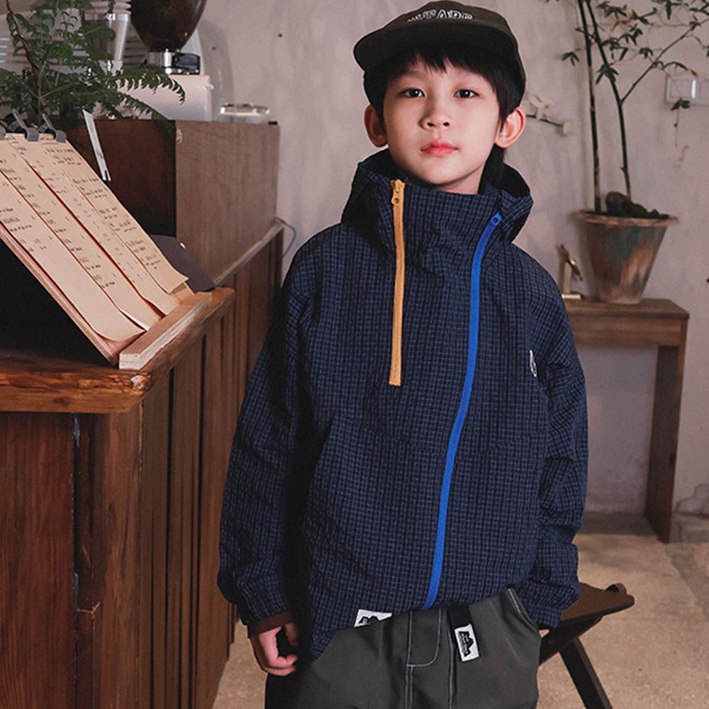 撞色雙拉鍊立領防風連帽外套-藏青格