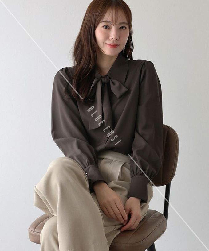 日本 BLUE EAST - 大人氣！優雅扭結雪紡長袖襯衫-灰藍