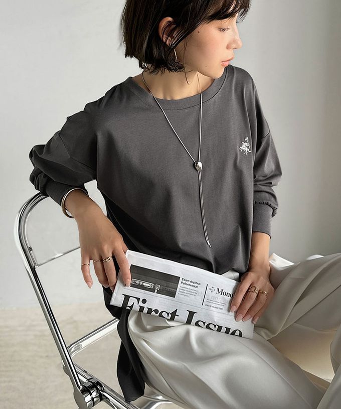 日本 Classical Elf - 休閒背扣logo刺繡寬版長袖上衣-淺卡其